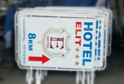 ПРОИЗВОДСТВО И МОНТАЖ НА РЕКЛАМНИ УКАЗАТЕЛНИ ТАБЕЛИ ЗА СТЪЛБ